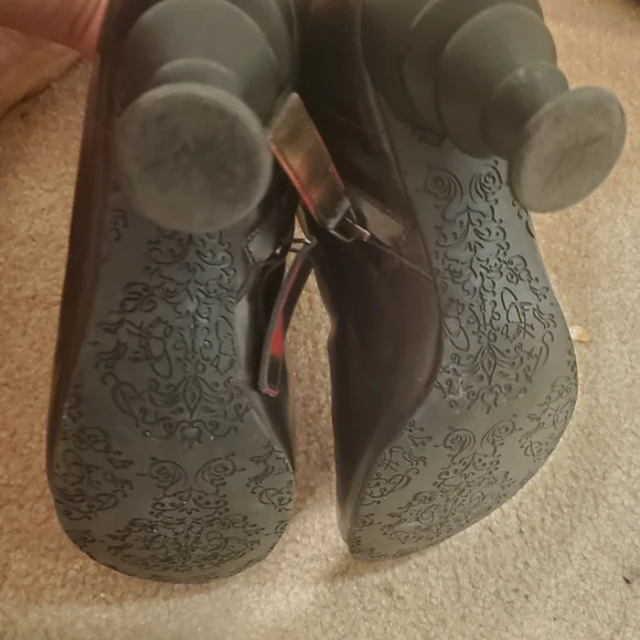 John fluevog size 7 rock star nuumite - Picture 6 of 7